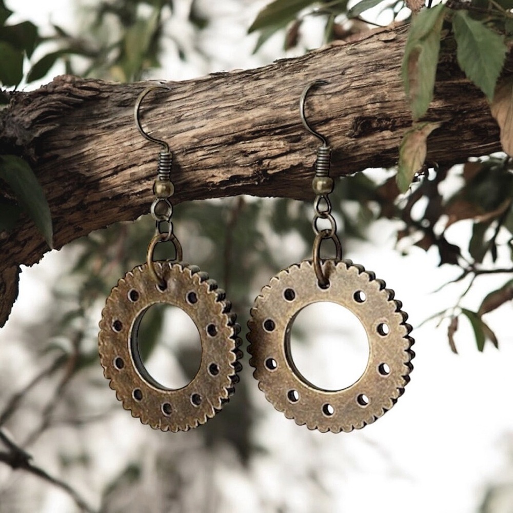 5 For $25💫Bronzed Steampunk Gears Dangles Earrings